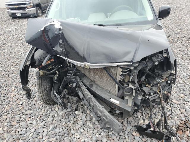 Chrysler Minivan Touring Image 9