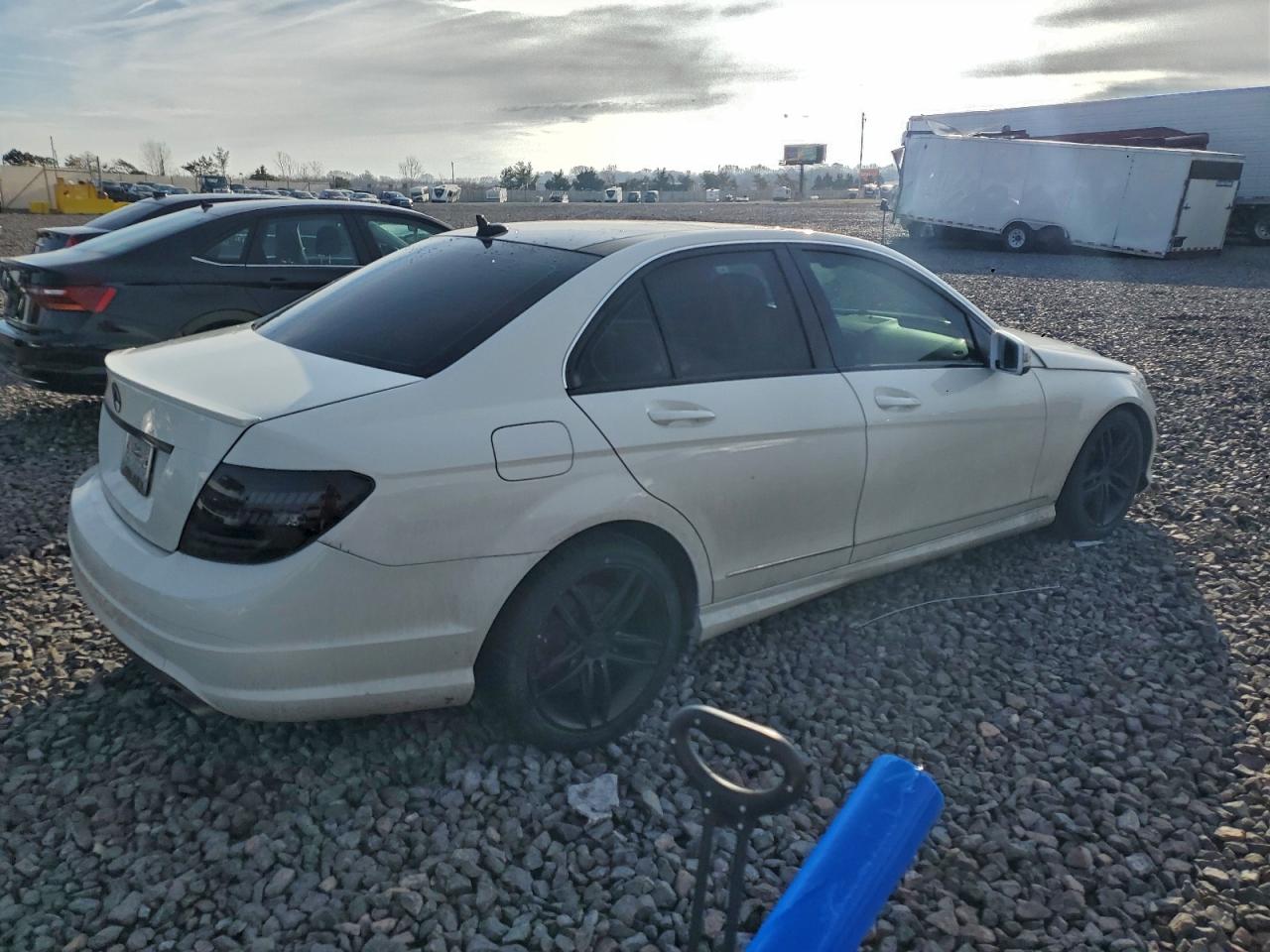 Mercedes-Benz C-Class 300 4matic Image 9