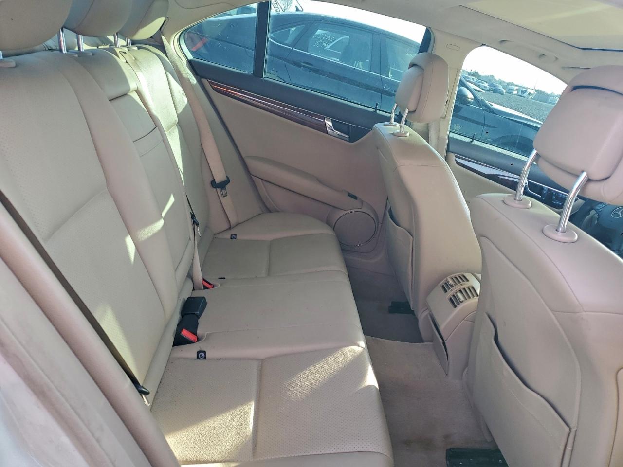 Mercedes-Benz C-Class 300 4matic Image 11