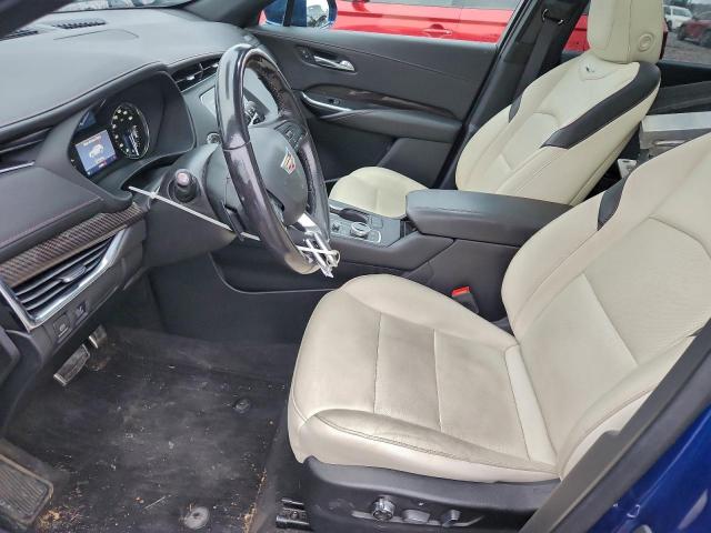 Cadillac XT4 Sport Image 2