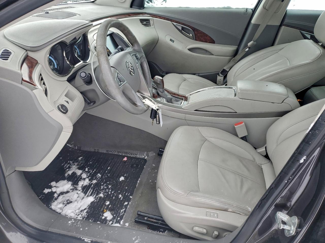 Buick LaCrosse Image 5