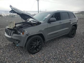  Salvage Jeep Grand Cherokee
