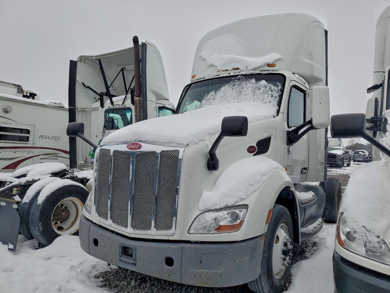 Peterbilt 579 Image 2