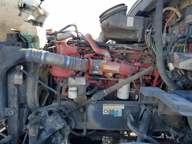 Peterbilt 579 Image 10