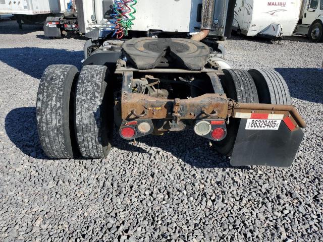 Peterbilt 579 Image 7