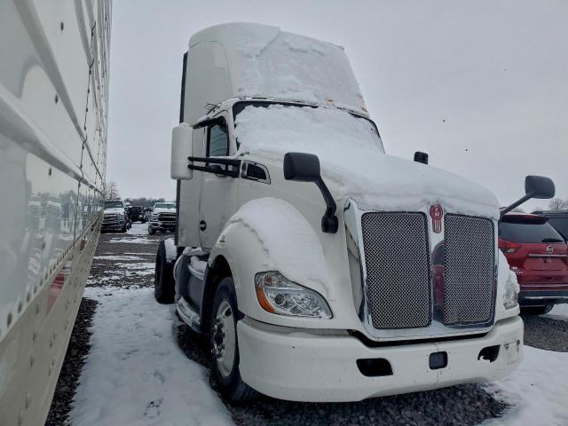  Salvage Kenworth Constructi