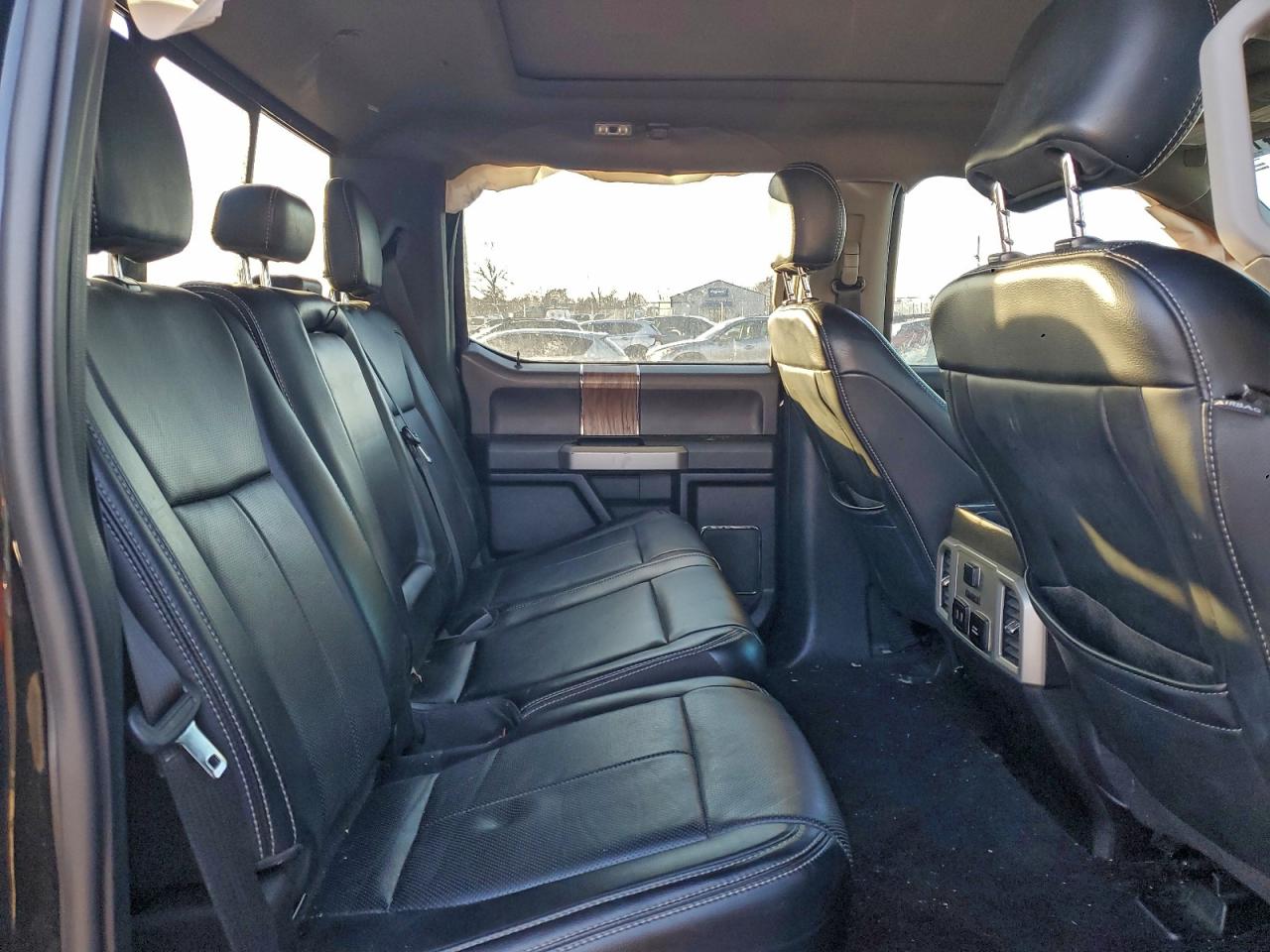 Ford F-150 Supercrew Image 7