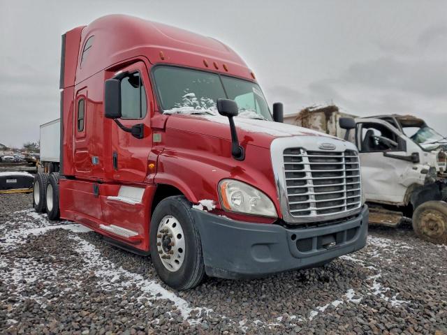  Salvage Freightliner Cascadia 1