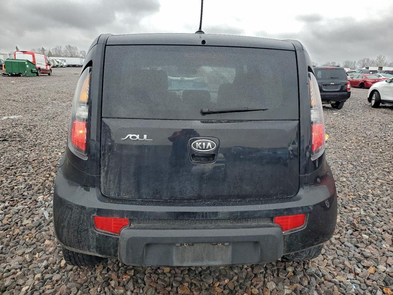 Kia Soul + Image 12