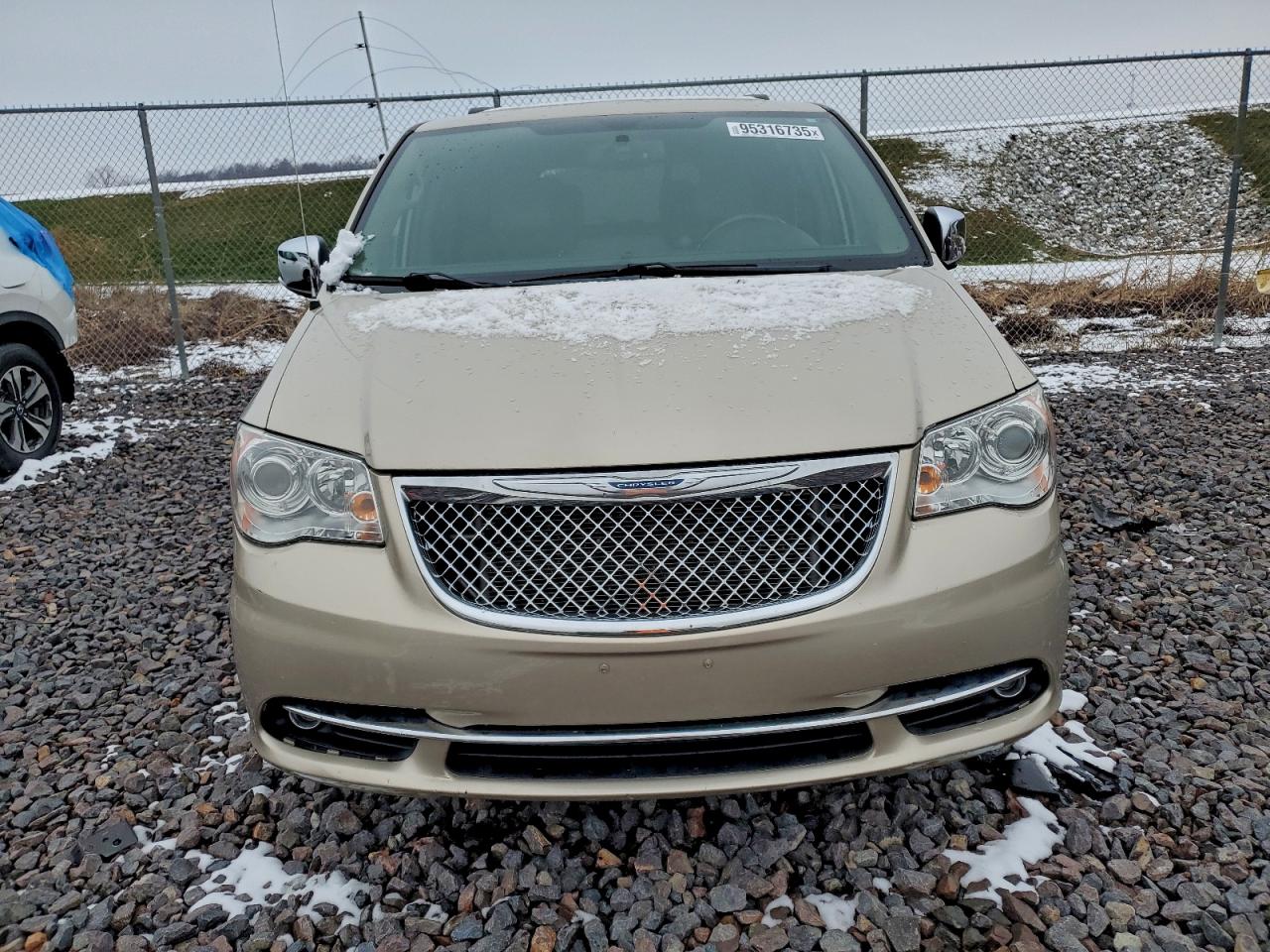 Chrysler Minivan Limited Platinum Image 13