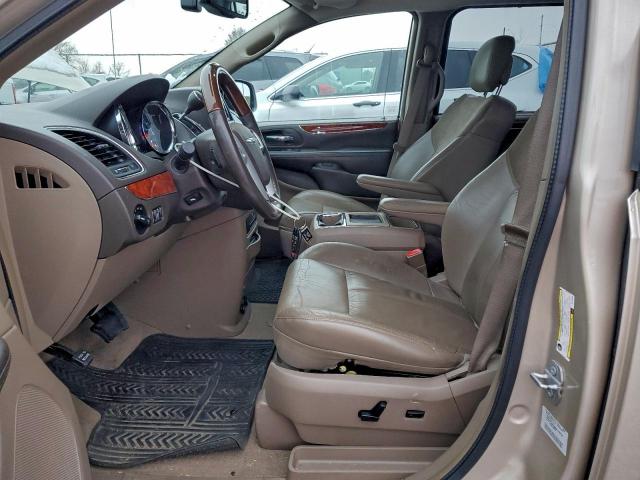 Chrysler Minivan Limited Platinum Image 2