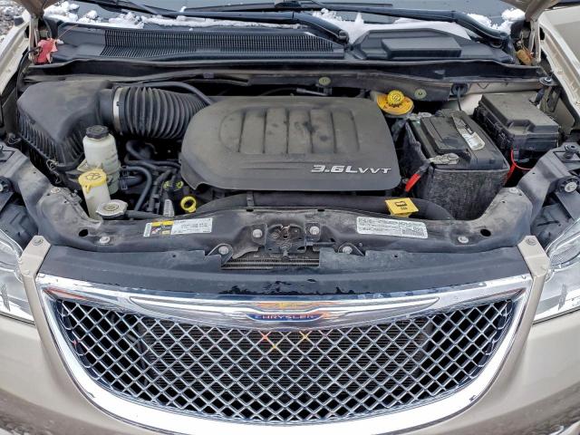 Chrysler Minivan Limited Platinum Image 6