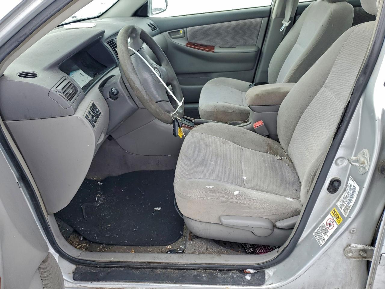 Toyota Corolla Ce Image 4