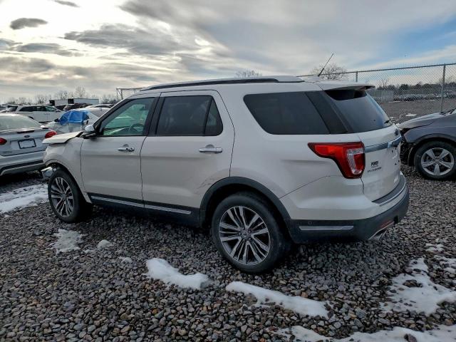 Ford Explorer Platinum Image 4