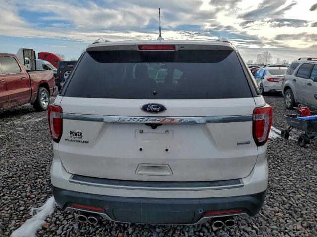 Ford Explorer Platinum Image 5