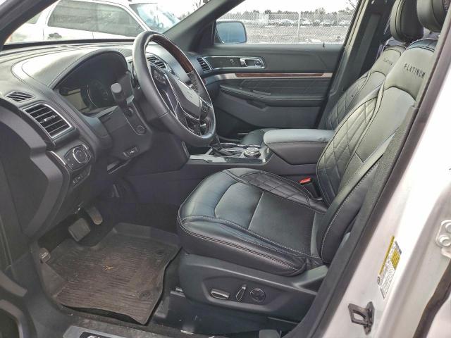 Ford Explorer Platinum Image 9