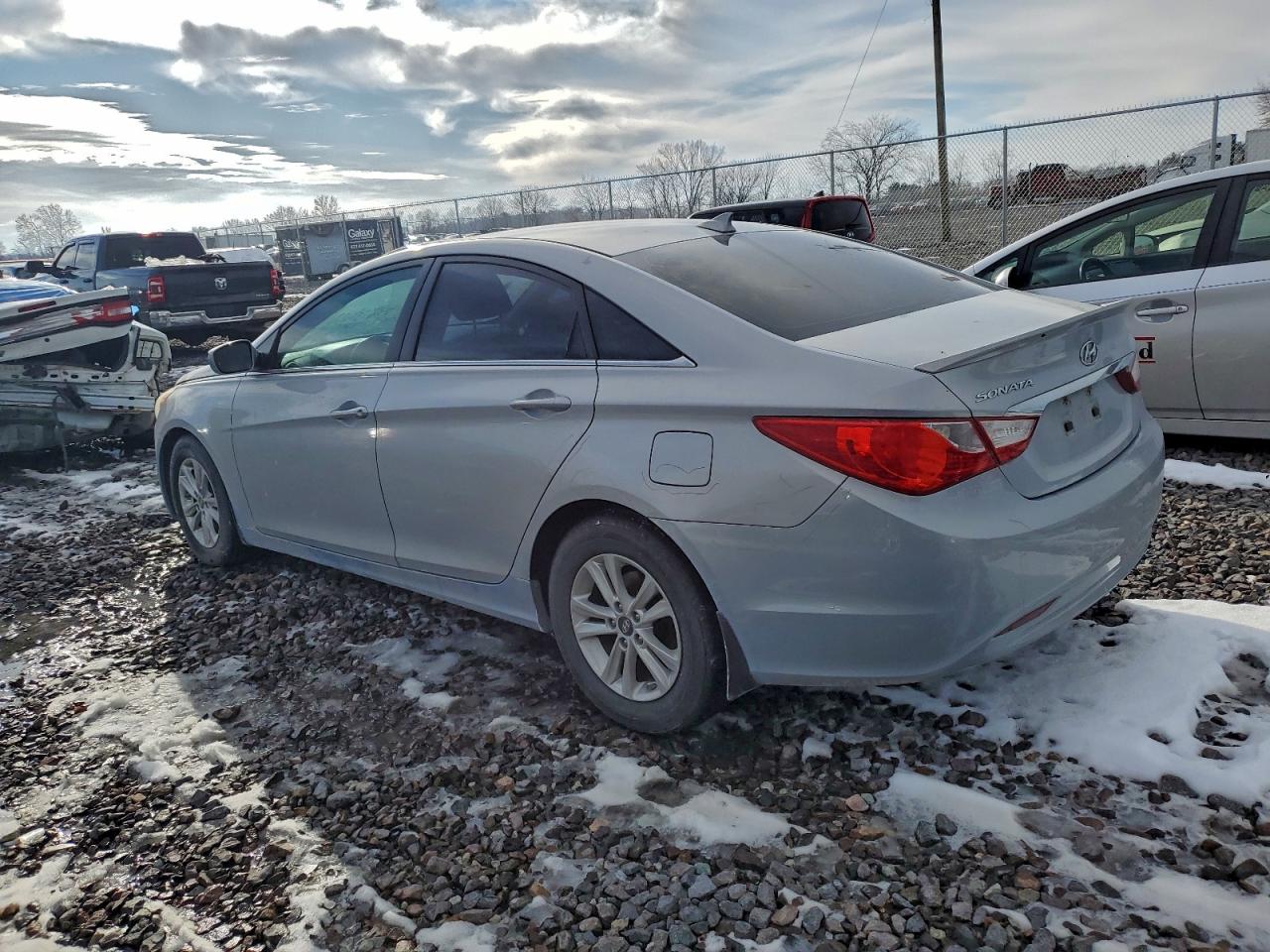 Hyundai SONATA Gls Image 12