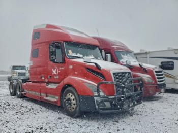  Salvage Volvo Vnl