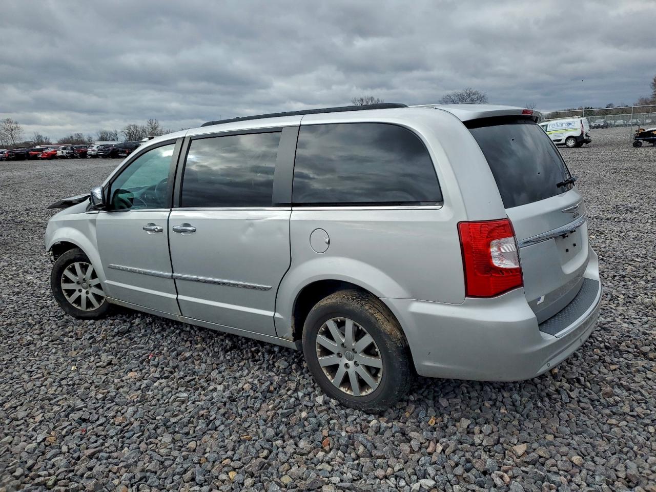 Chrysler Minivan Touring L Image 6