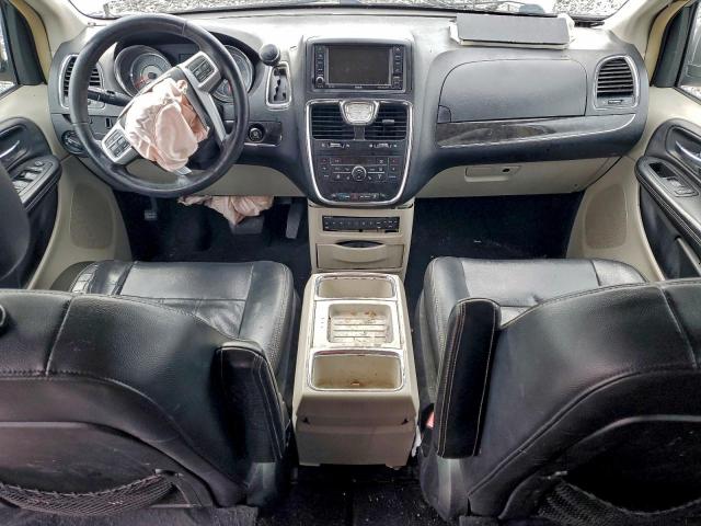 Chrysler Minivan Touring L Image 13