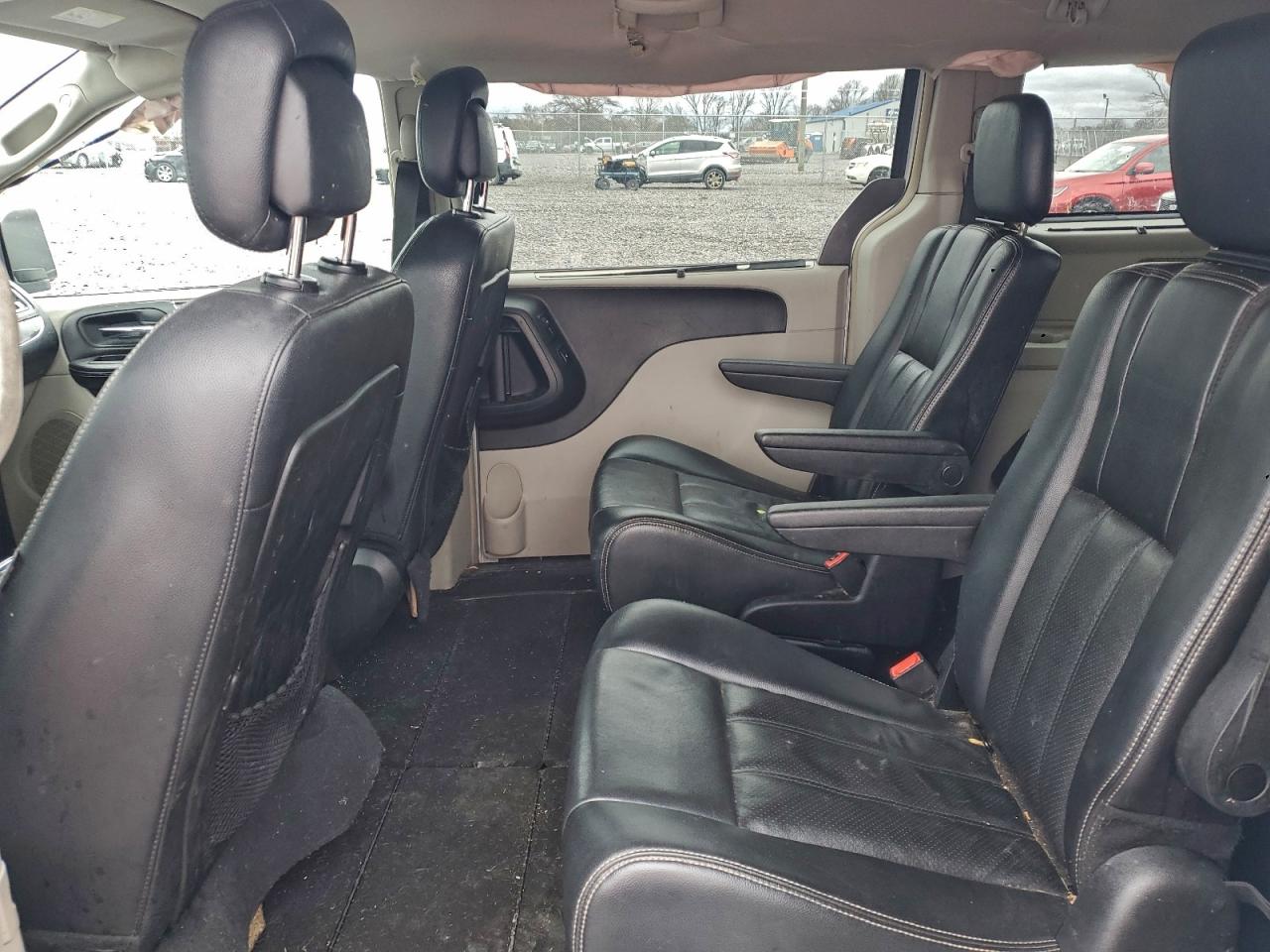 Chrysler Minivan Touring L Image 7