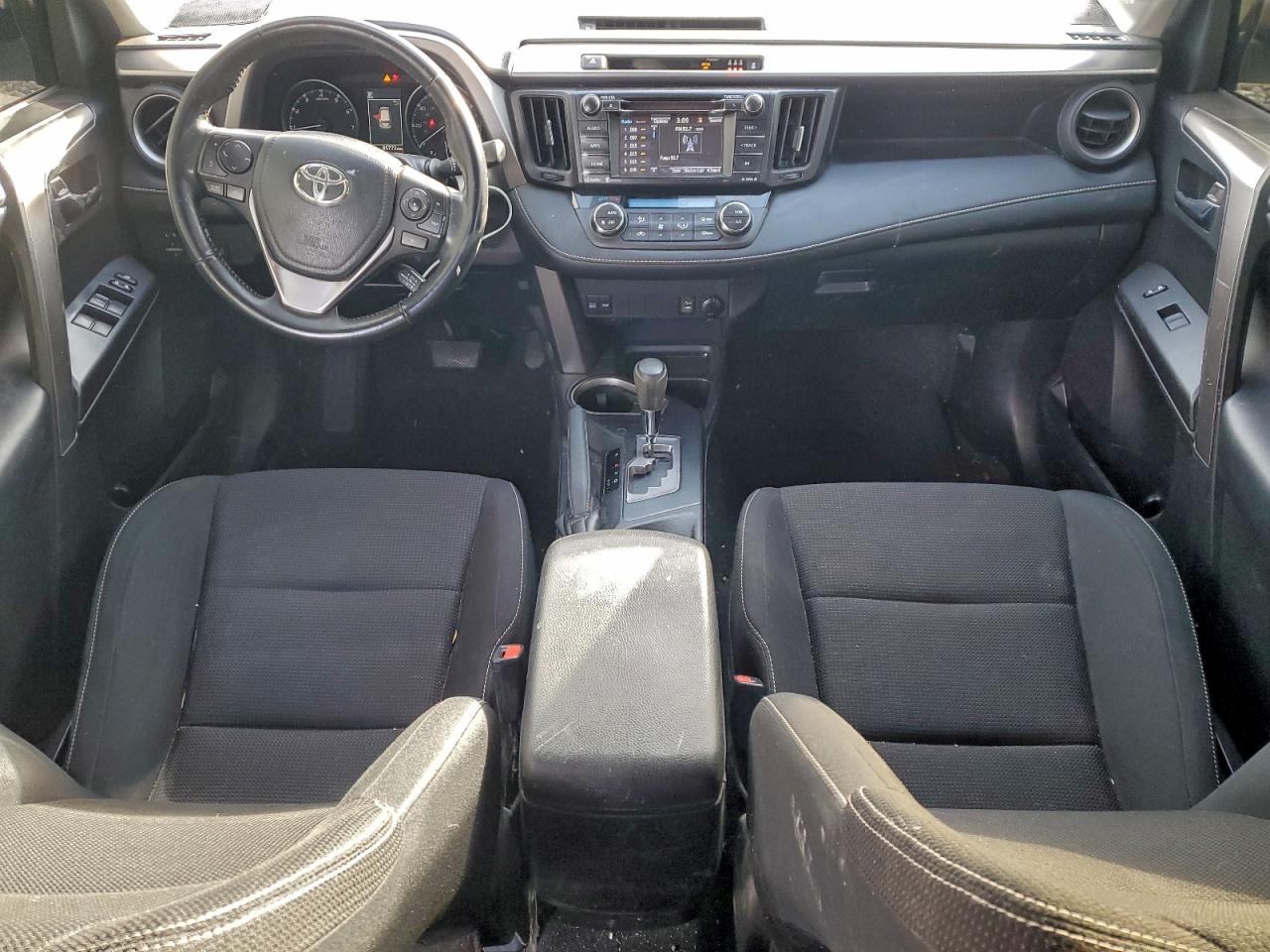 Toyota RAV4 Xle Image 4