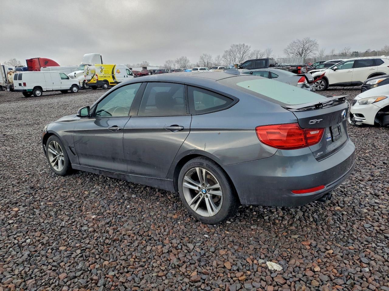 BMW 3 Series Xigt Image 6
