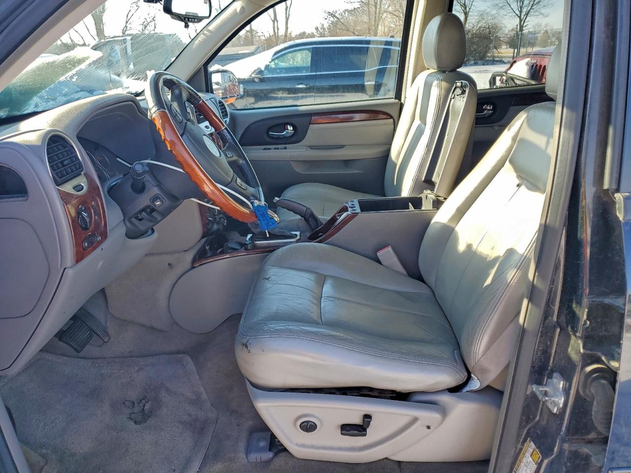 GMC Envoy Denali Xl Image 11