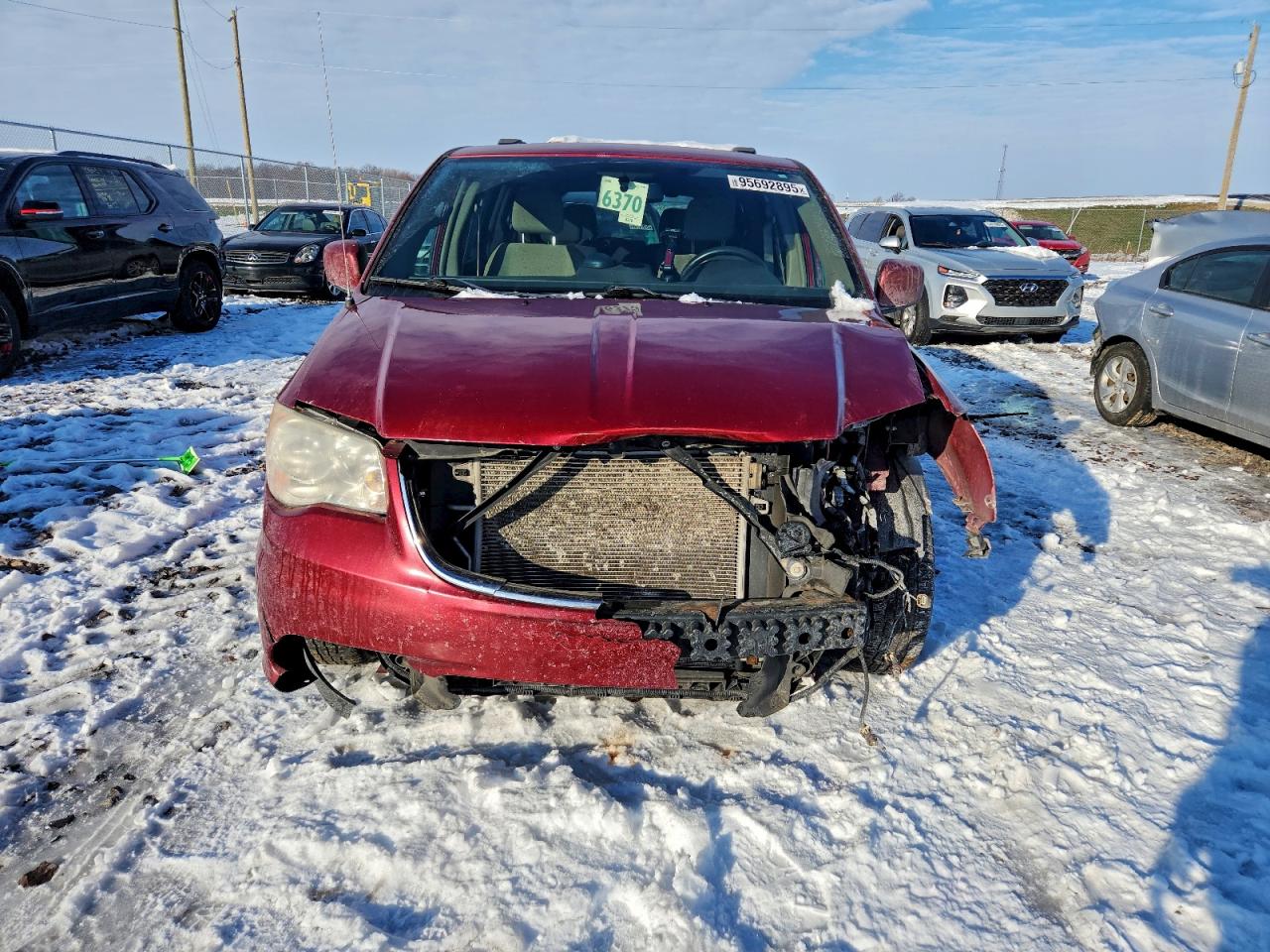 Chrysler Minivan Touring Image 9