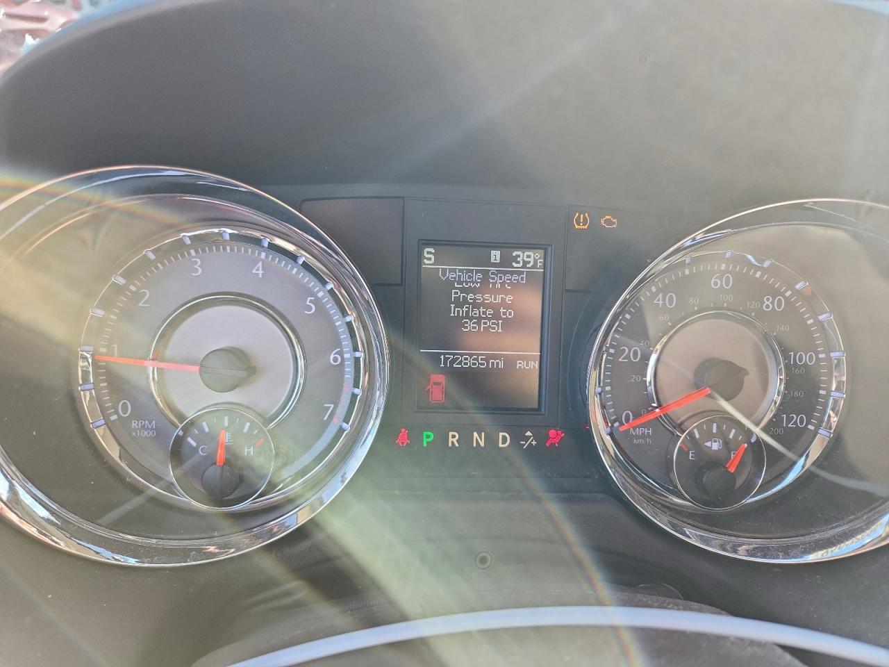 Chrysler Minivan Touring Image 13