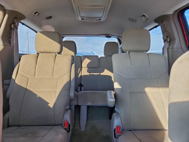 Chrysler Minivan Touring Image 3