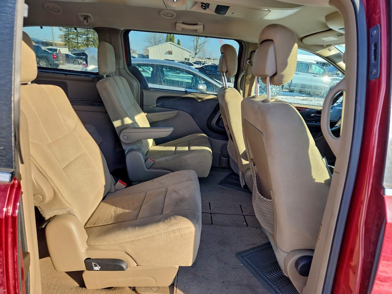 Chrysler Minivan Touring Image 11