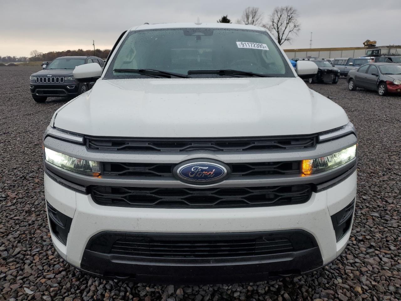 Ford Expedition Max Xlt Image 4