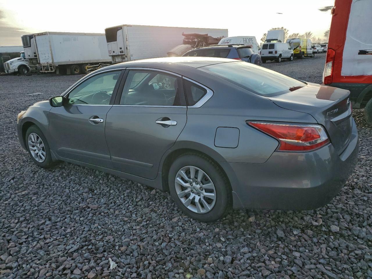Nissan Altima 2.5 Image 2