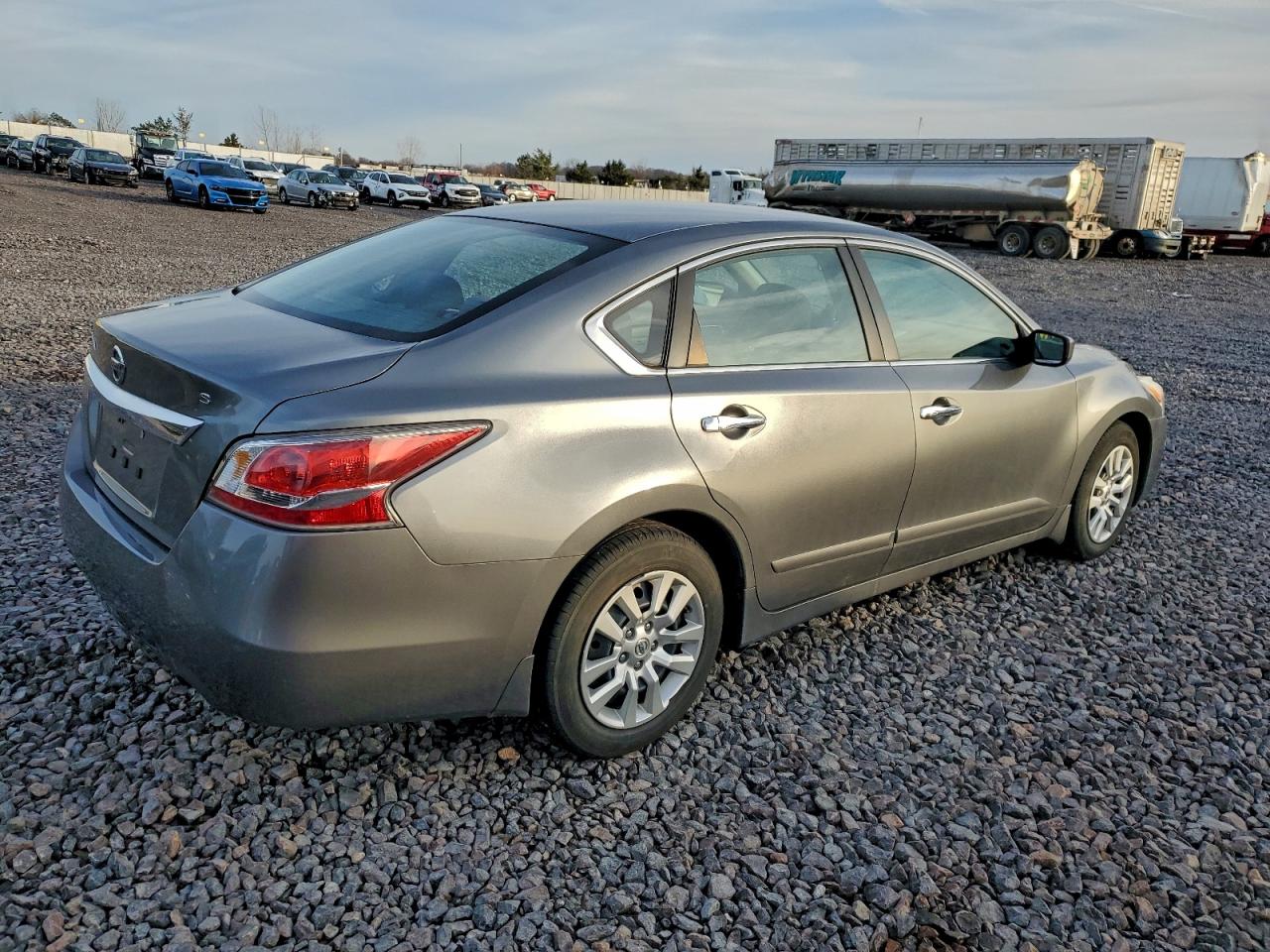 Nissan Altima 2.5 Image 3