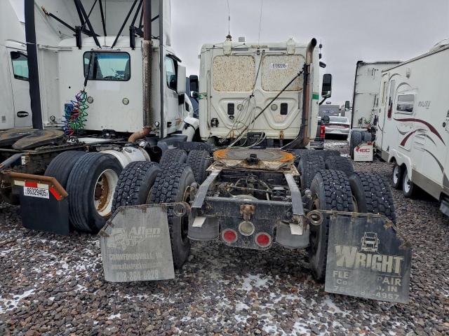 Freightliner Cascadia Image 8