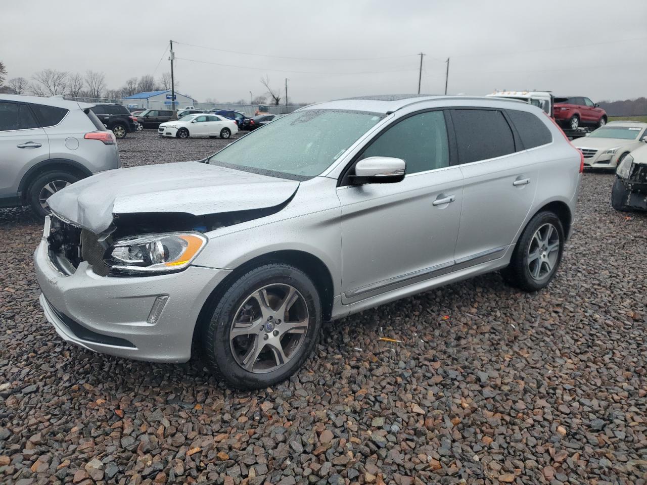Volvo XC60 T6 Image 1