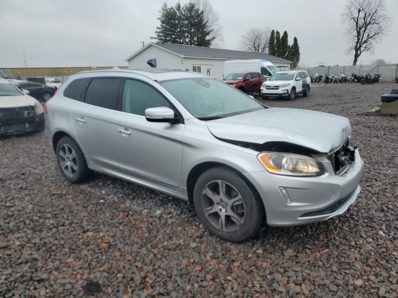 Volvo XC60 T6 Image 13