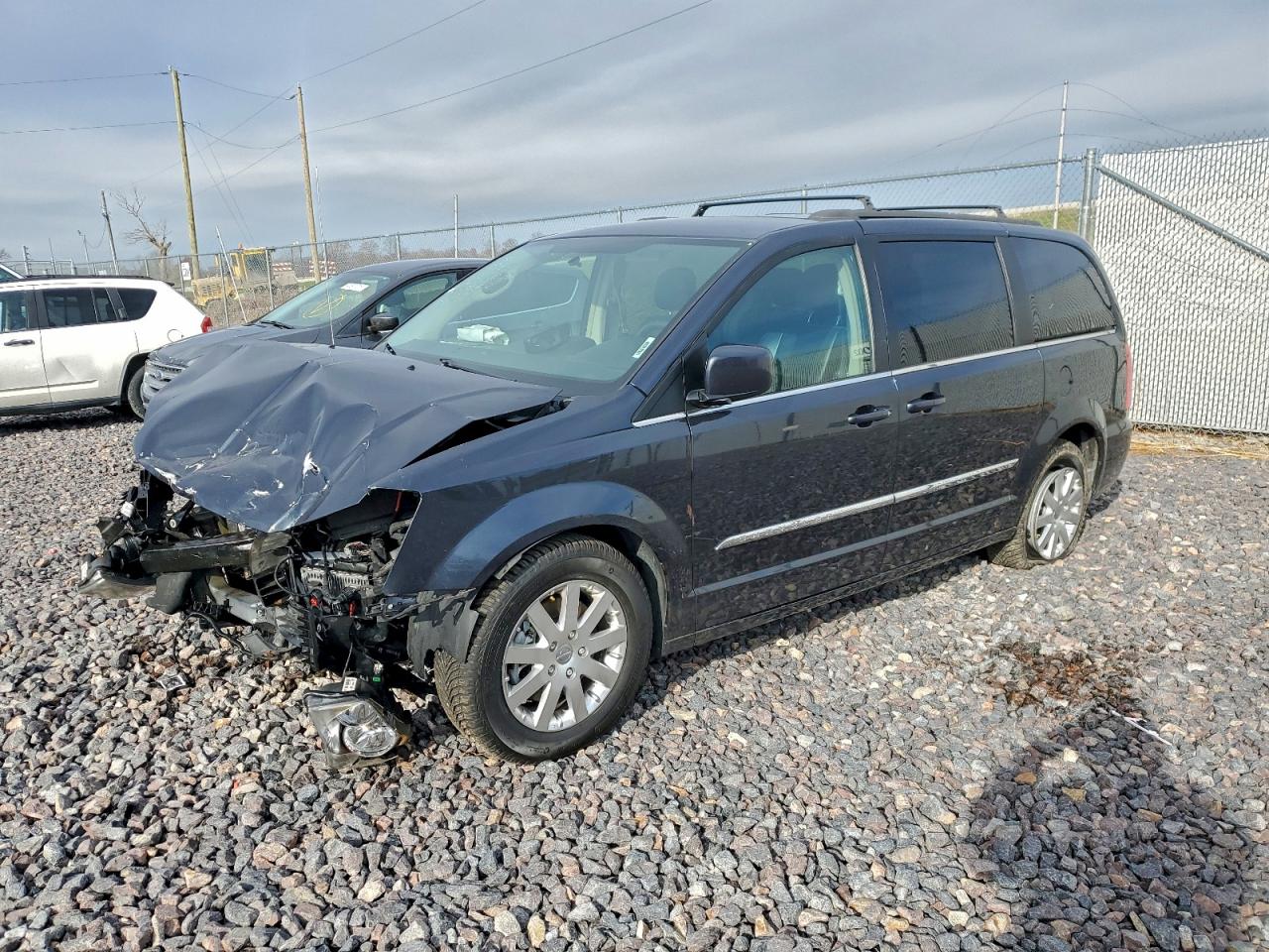 Chrysler Minivan Touring Image 1