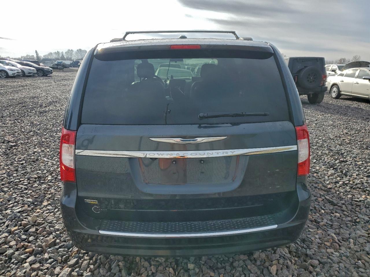 Chrysler Minivan Touring Image 10