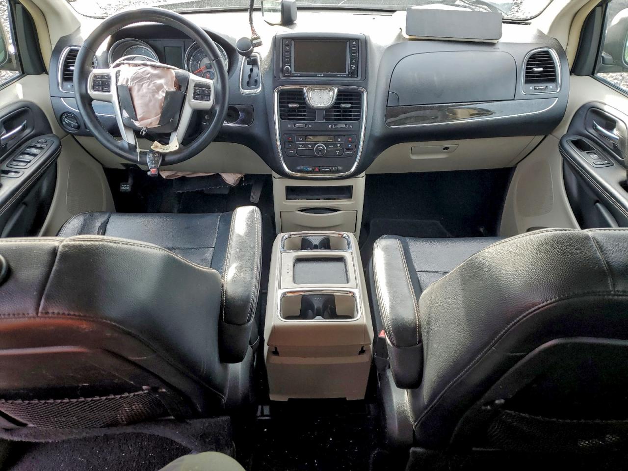 Chrysler Minivan Touring Image 13