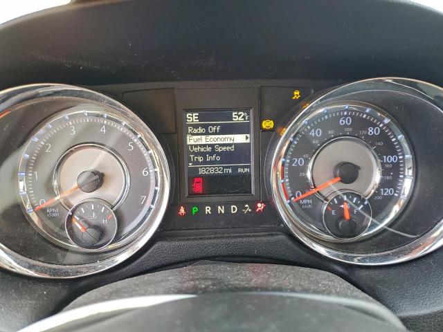 Chrysler Minivan Touring Image 8