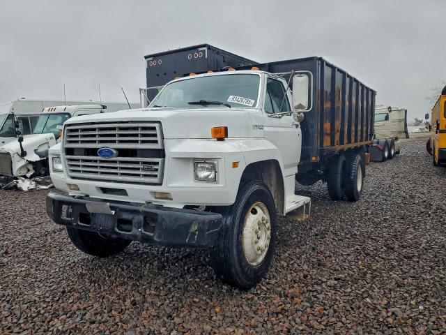 Ford F-750 Image 2