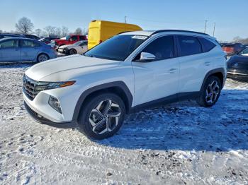  Salvage Hyundai TUCSON