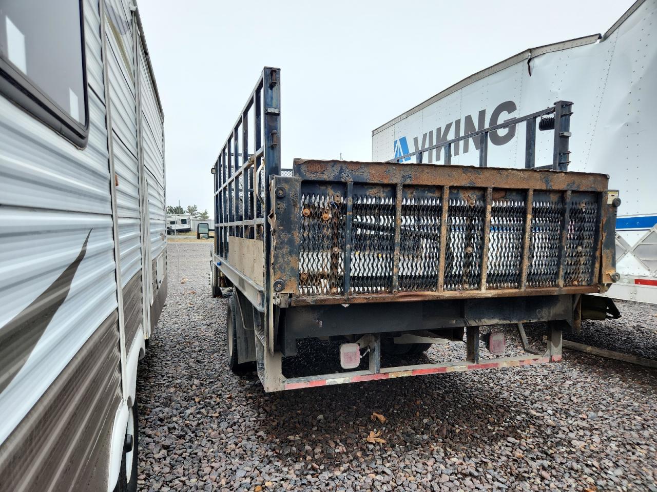 Ford F-550 Super Duty Image 8