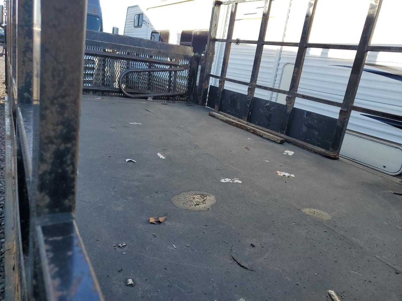 Ford F-550 Super Duty Image 7