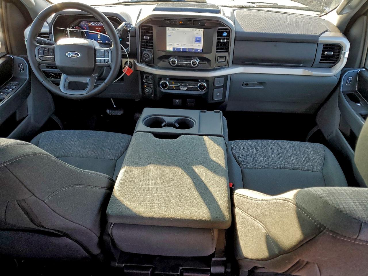 Ford F-150 Supercrew Image 12