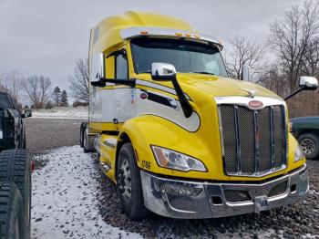  Salvage Peterbilt 579