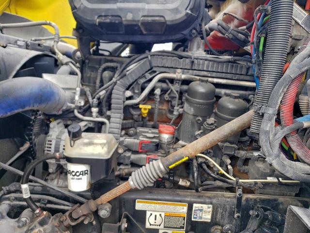 Peterbilt 579 Image 2