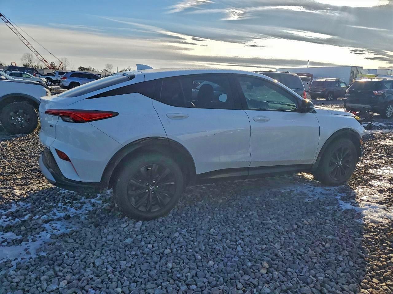 Buick Envista Sp Sport Touring Image 2